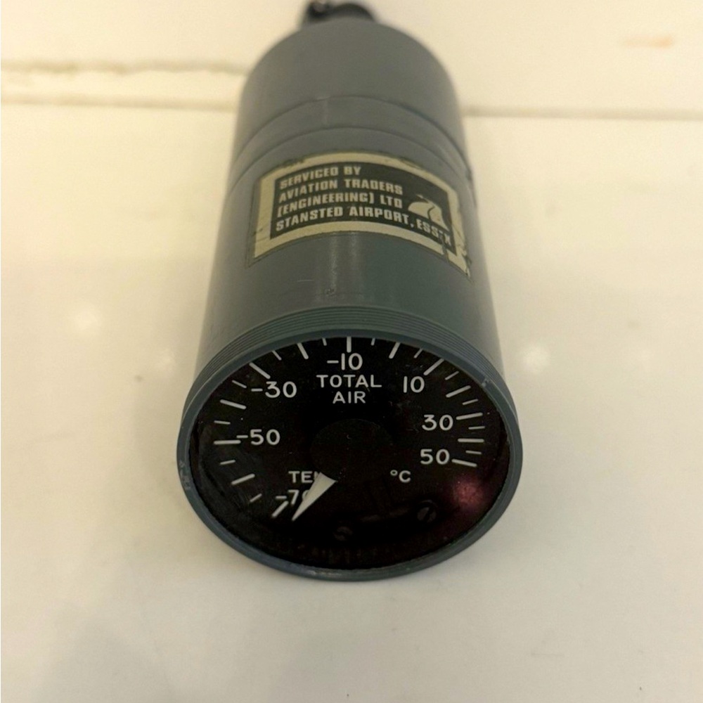 Lewis Engineering Aircraft Total Air Temperature TAT Gauge From A Boeing 727